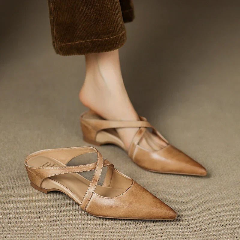 Celestia | Mules con cinturini incrociati e punta affusolata