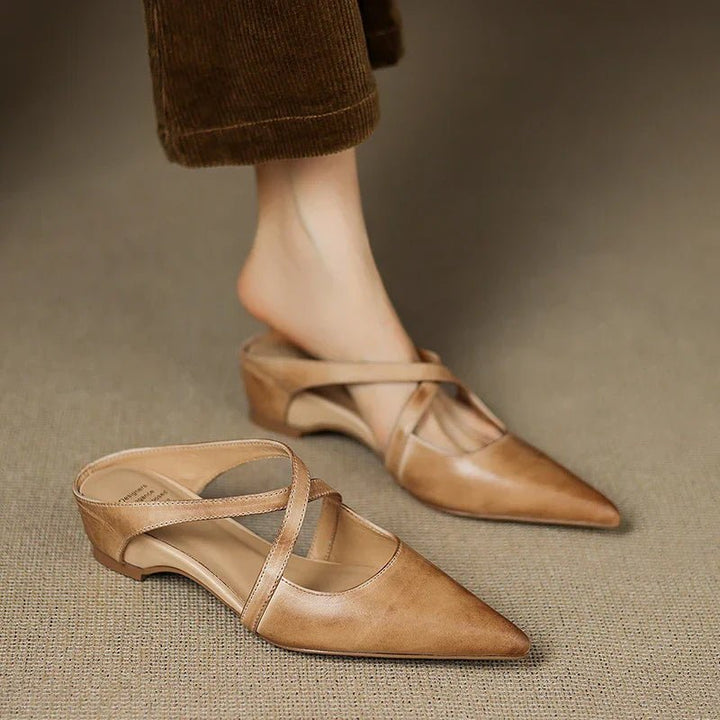 Celestia | Mules con cinturini incrociati e punta affusolata