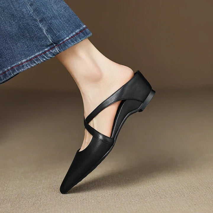 Celestia | Mules con cinturini incrociati e punta affusolata