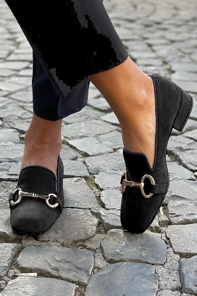 Victoria | Schwarze Damen-Loafer aus Veloursleder mit goldenem Horsebit-Detail