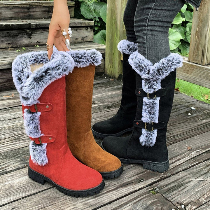 Harper | Bequeme Stiefel für Damen aus Kunstveloursleder mit Fellbesatz, Schnalle und knöchelhohem Schaft