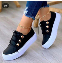 Novelle | Sneakers eleganti con borchie dorate e plateau da donna