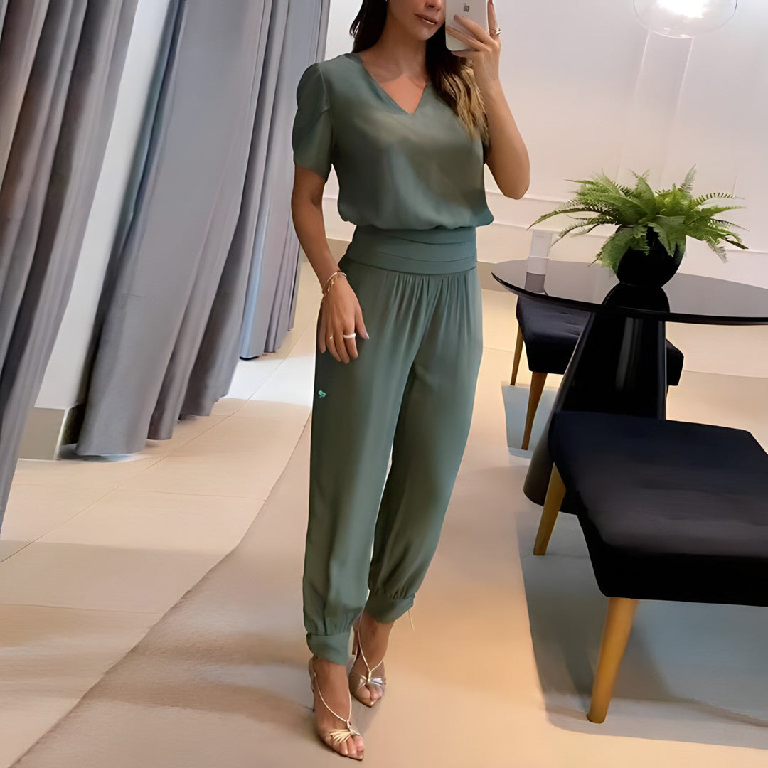 Seraphina | Completo con camicetta plissettata elegante e pantaloni