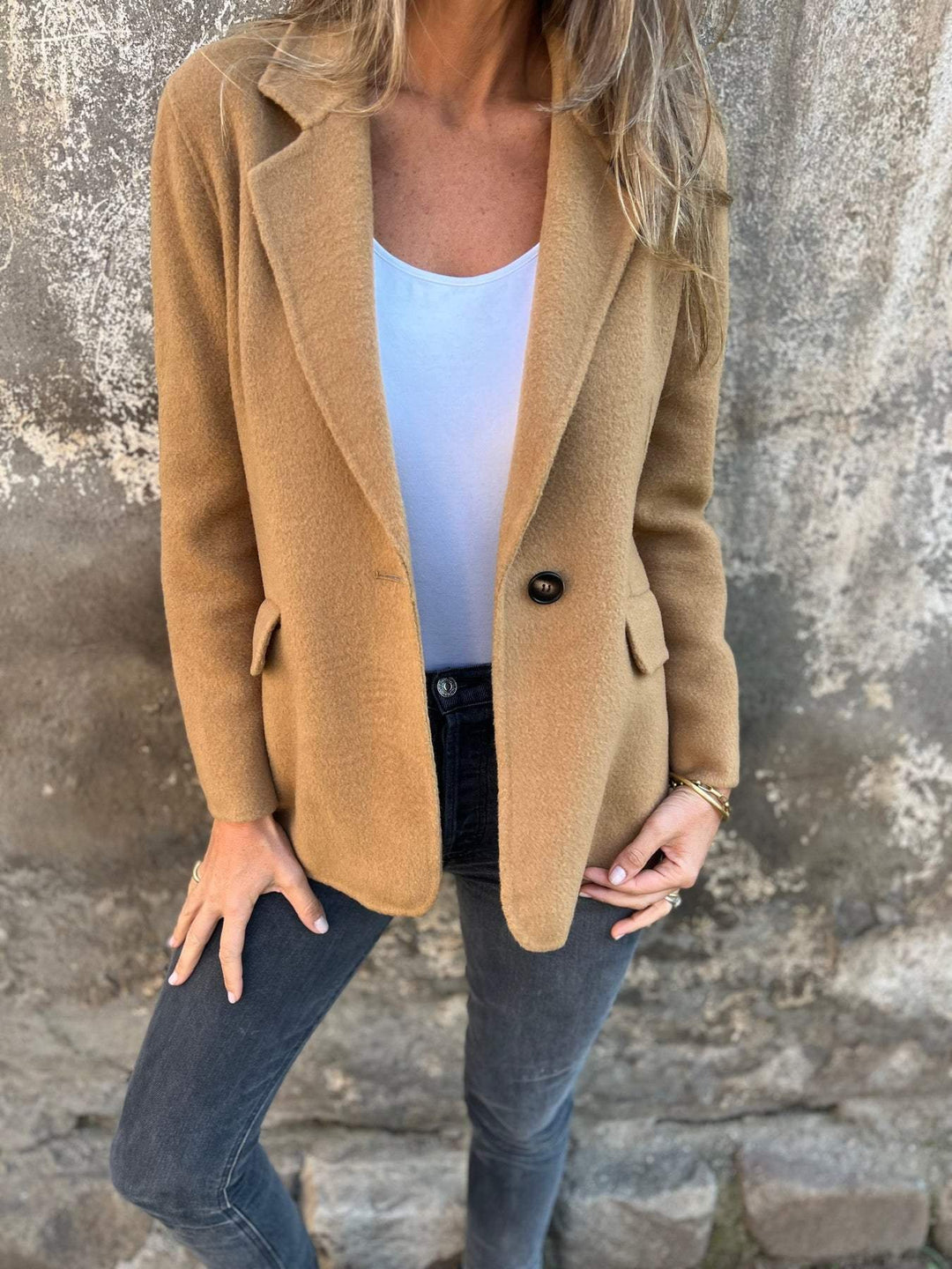Freya | Eleganter taillierter Blazer mit Revers für Damen