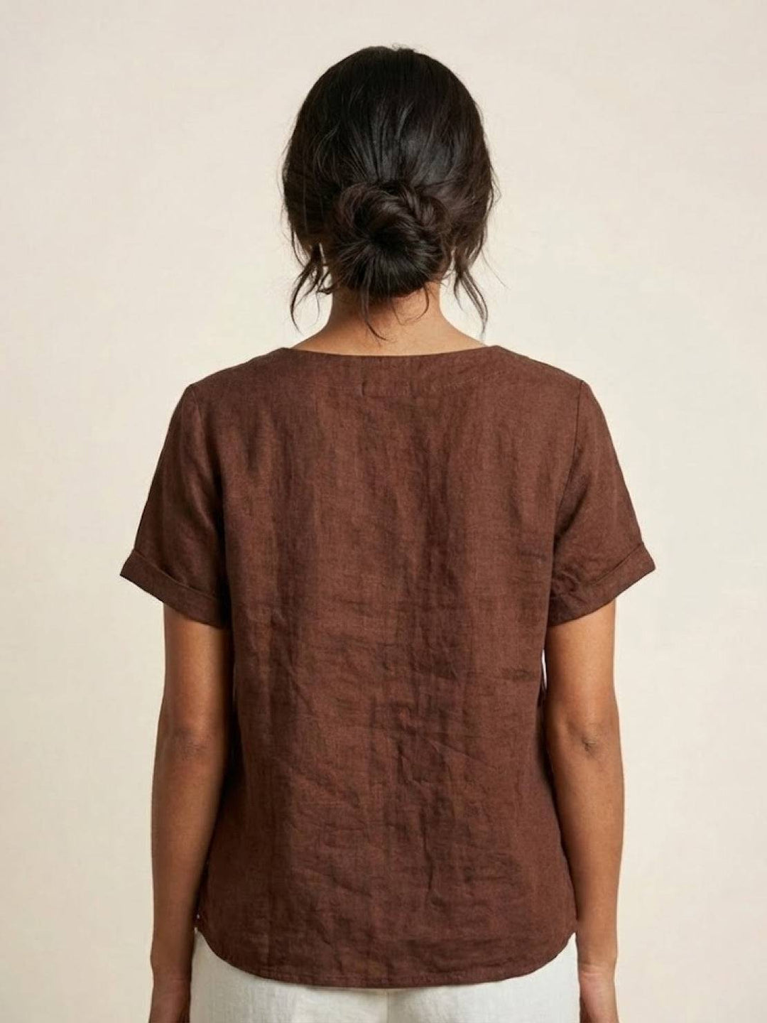 Elara | Blusa a maniche corte dalla vestibilità morbida in misto lino con dettaglio di bottoni