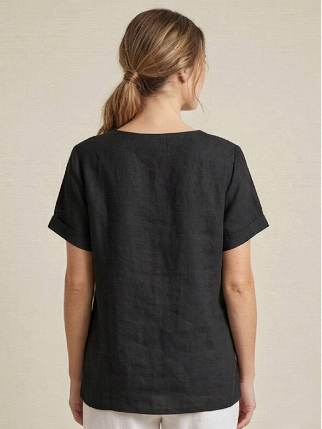 Elara | Blusa a maniche corte dalla vestibilità morbida in misto lino con dettaglio di bottoni
